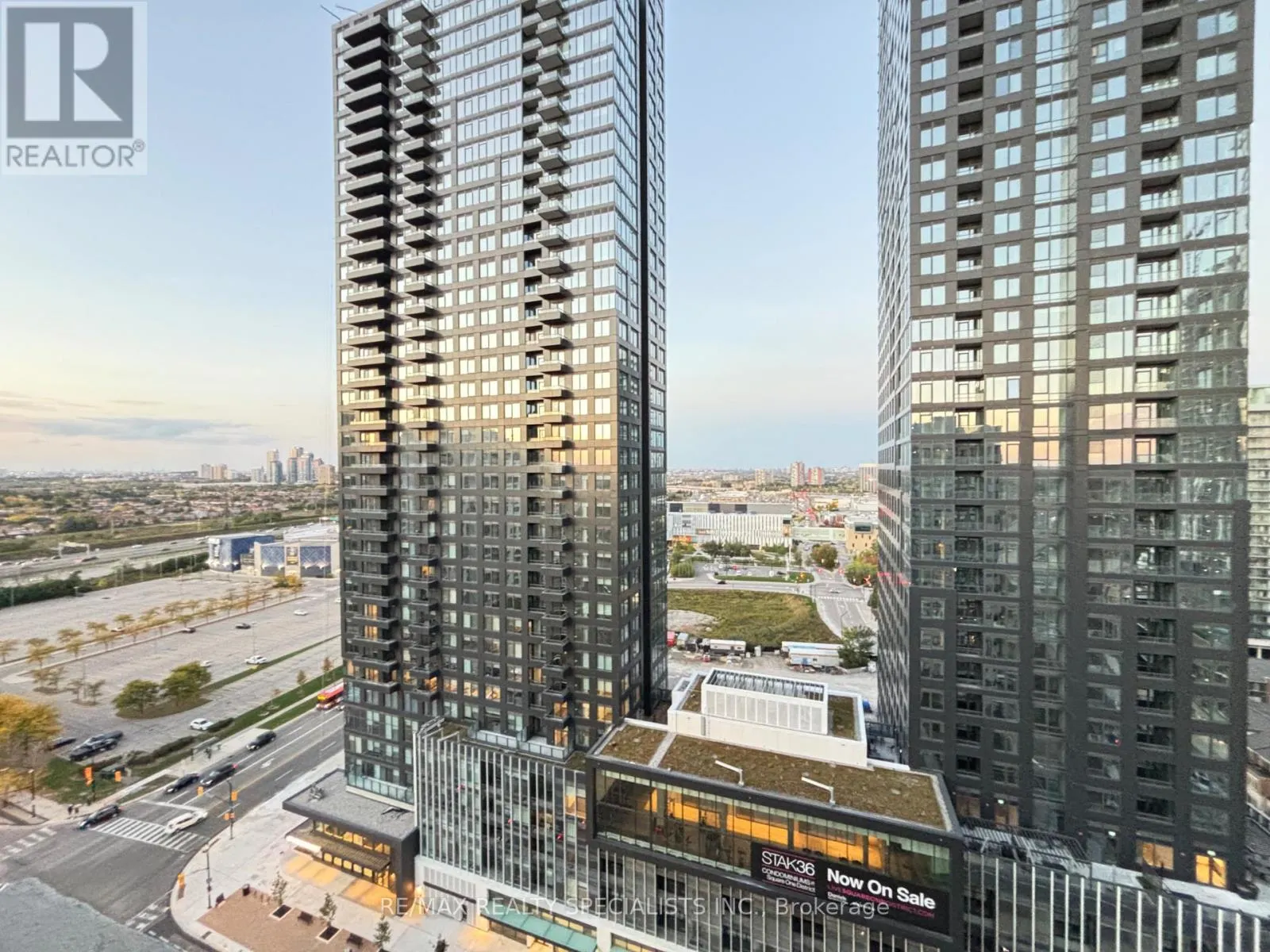2206 - 330 RATHBURN ROAD W