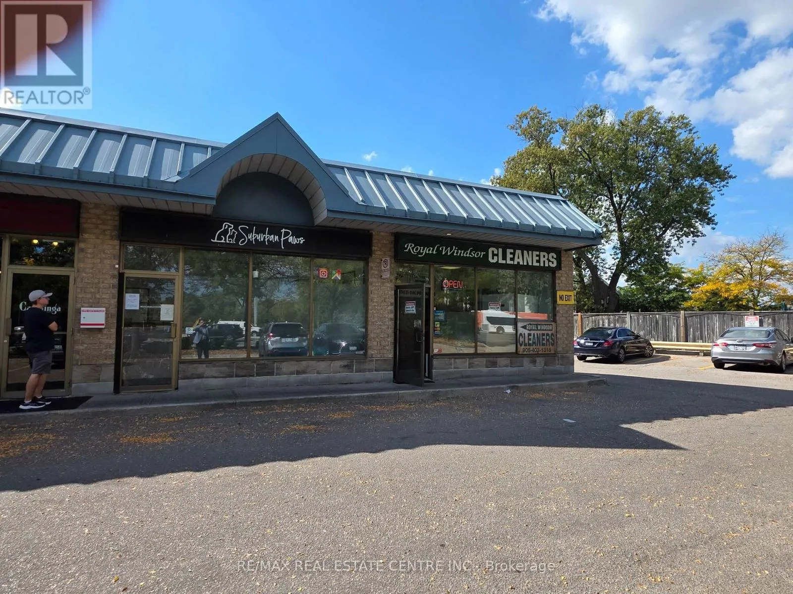 2057 ROYAL WINDSOR DRIVE