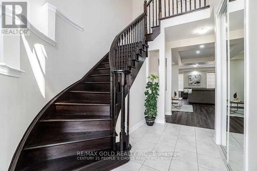 47 STEDFORD CRESCENT