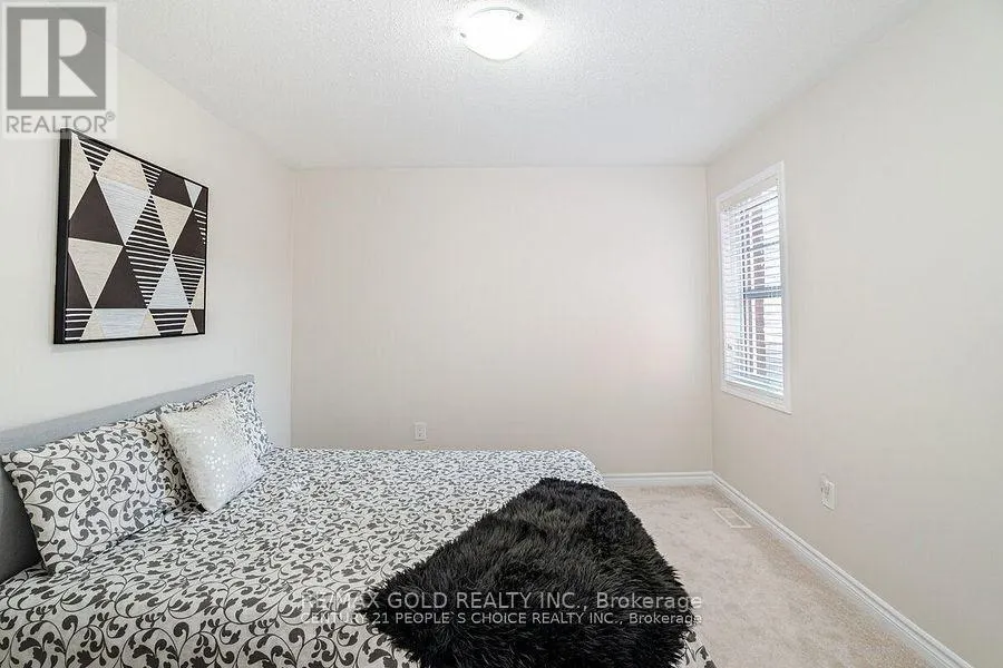 47 STEDFORD CRESCENT