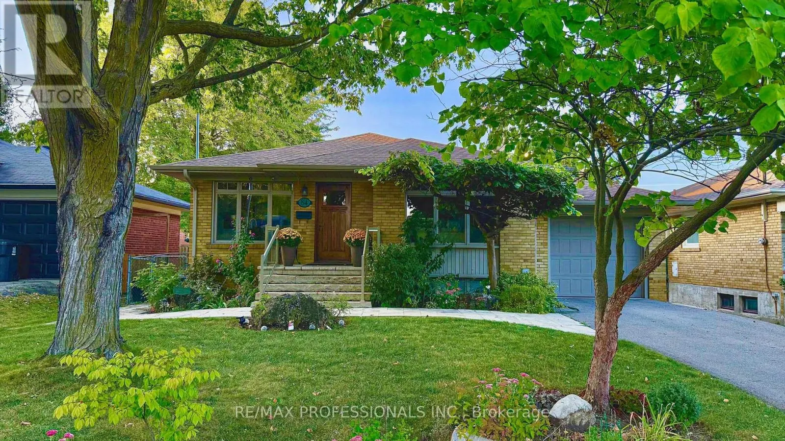 84 NORTH HEIGHTS ROAD