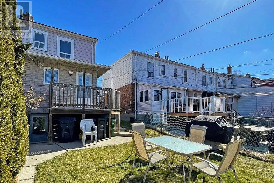 MAIN & SECOND FLOOR - 216 SILVERTHORN AVENUE