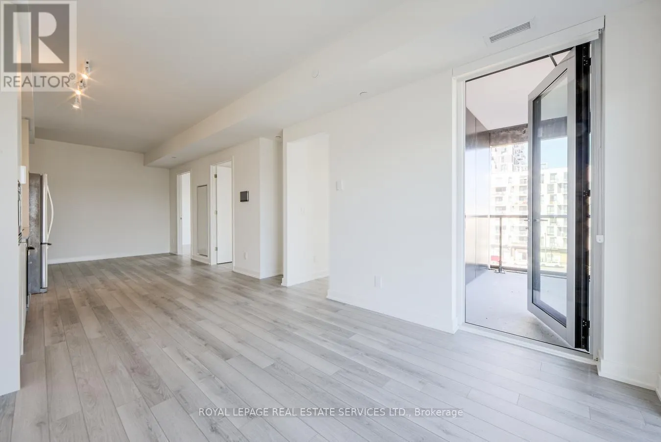 508 - 3079 TRAFALGAR ROAD