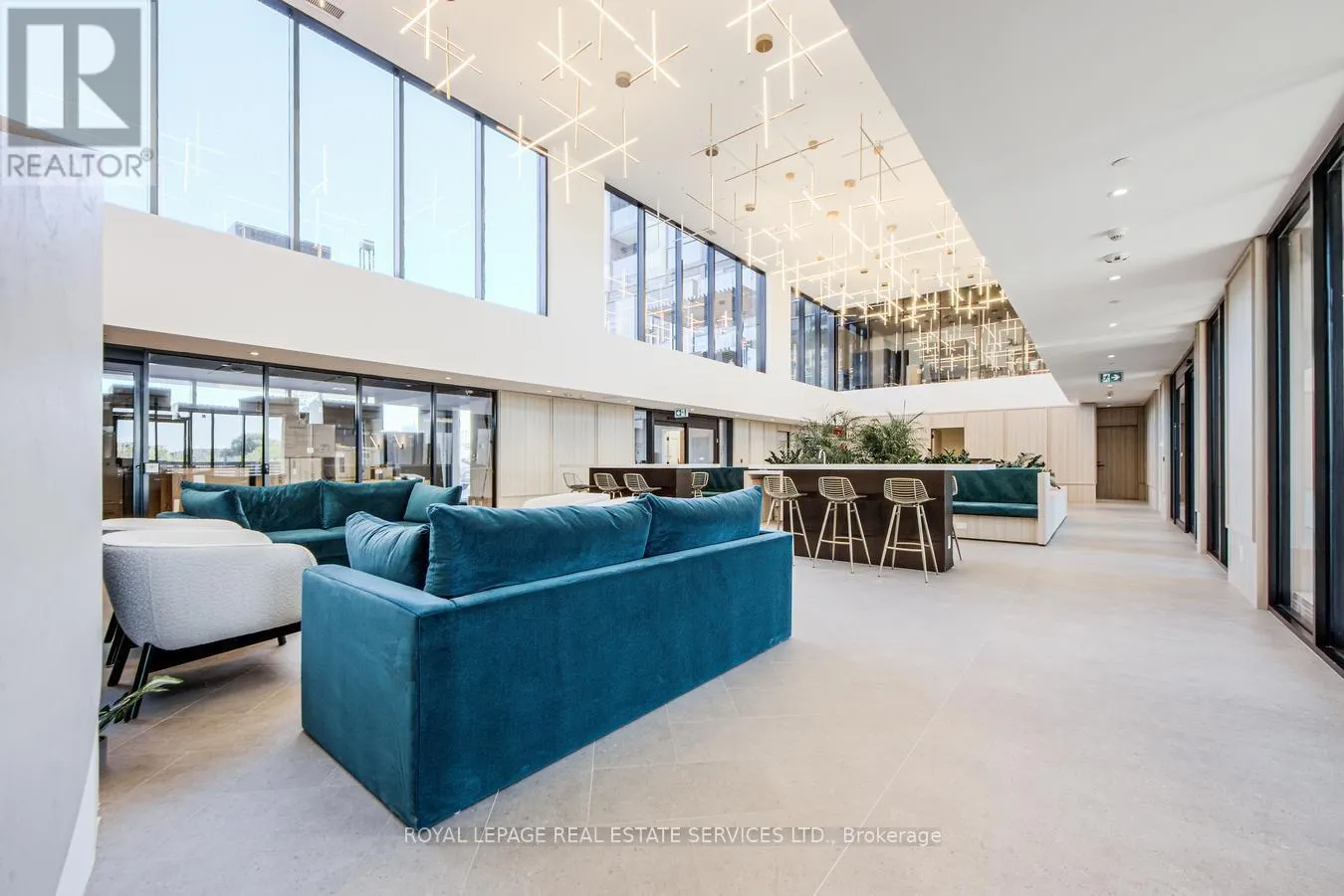 508 - 3079 TRAFALGAR ROAD