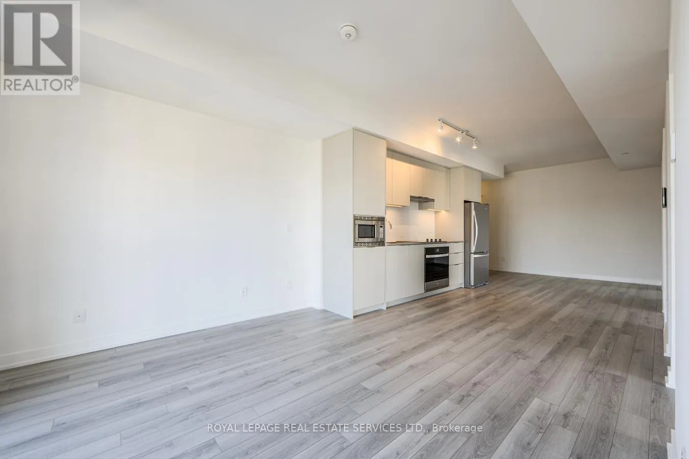 508 - 3079 TRAFALGAR ROAD