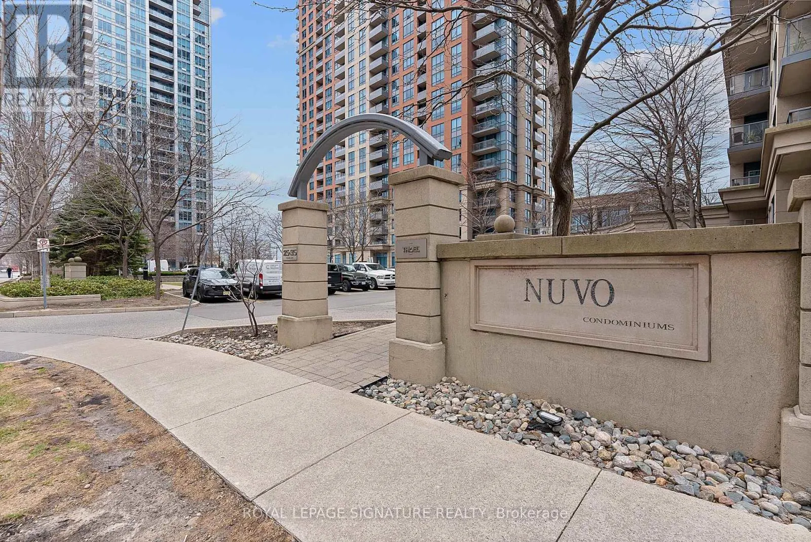 2645 - 35 VIKING LANE