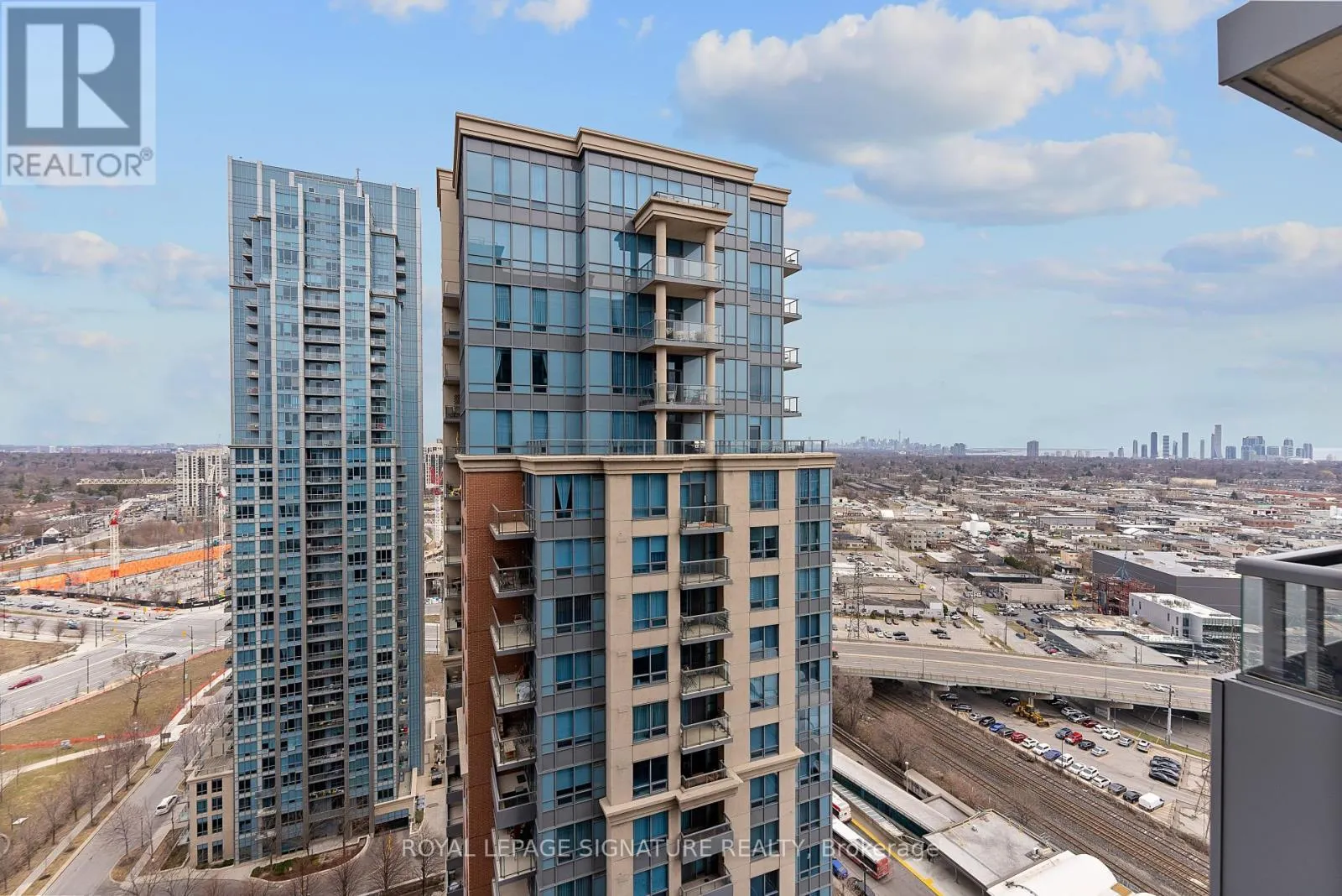 2645 - 35 VIKING LANE