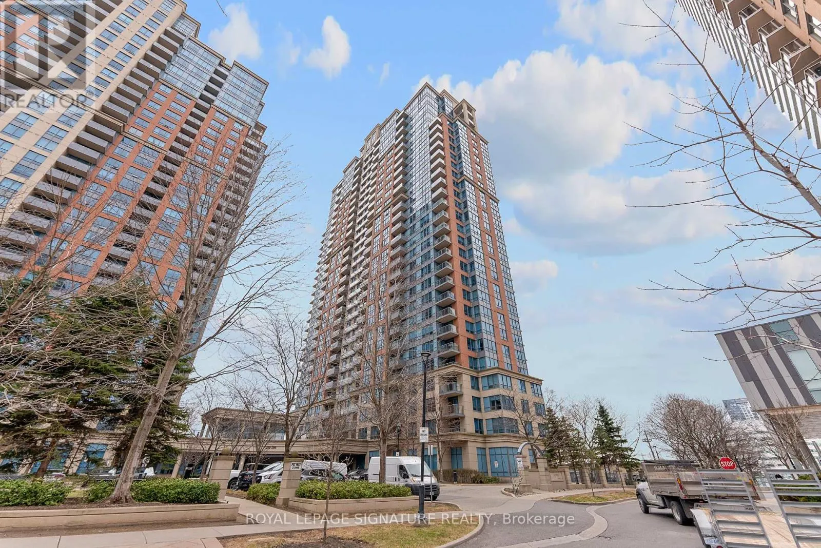 2645 - 35 VIKING LANE
