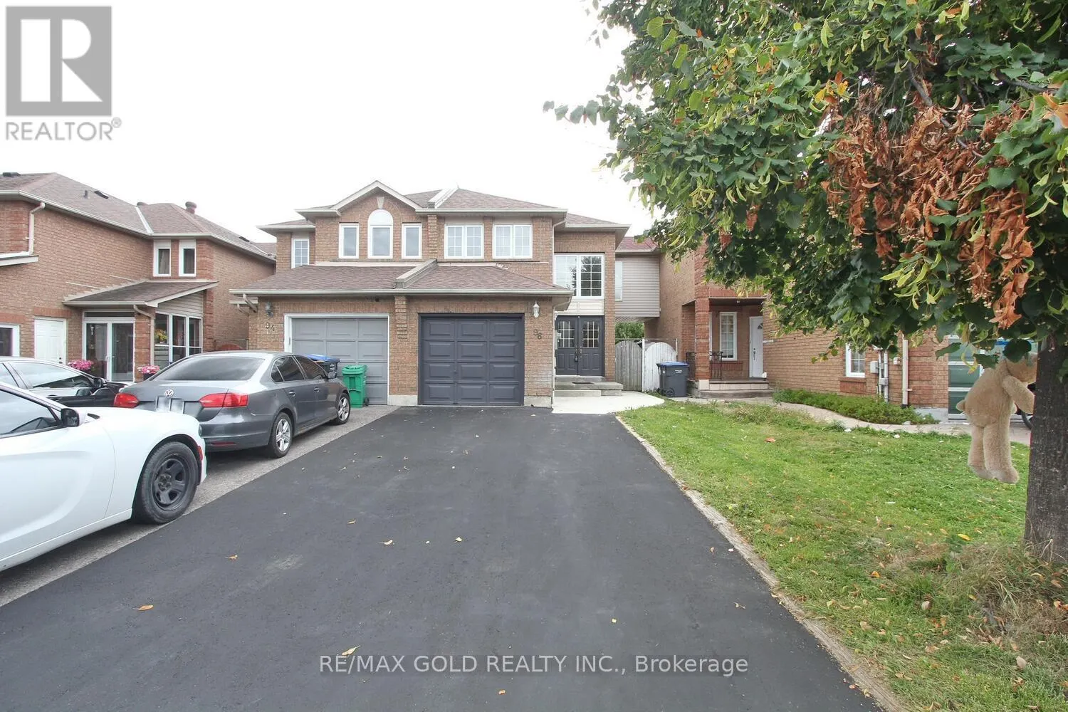 96 LAURAGLEN CRESCENT