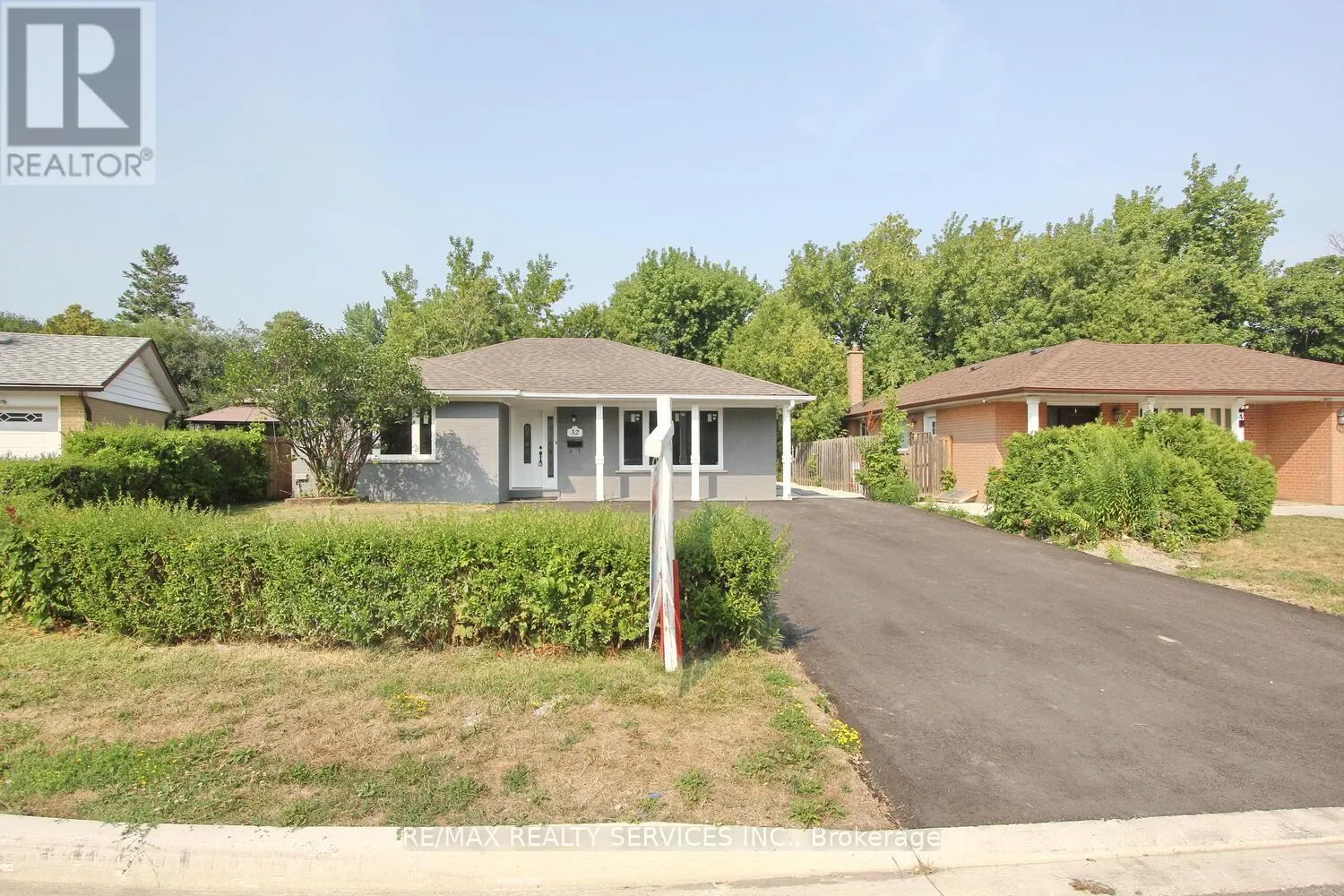 32 SANFORD CRESCENT