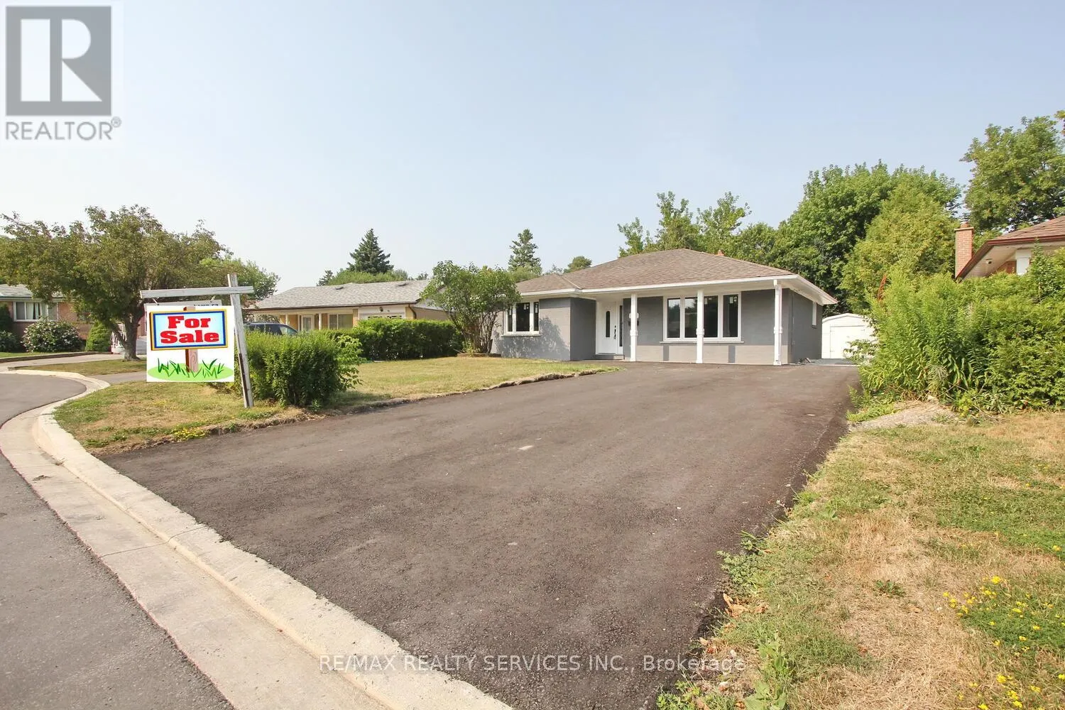 32 SANFORD CRESCENT