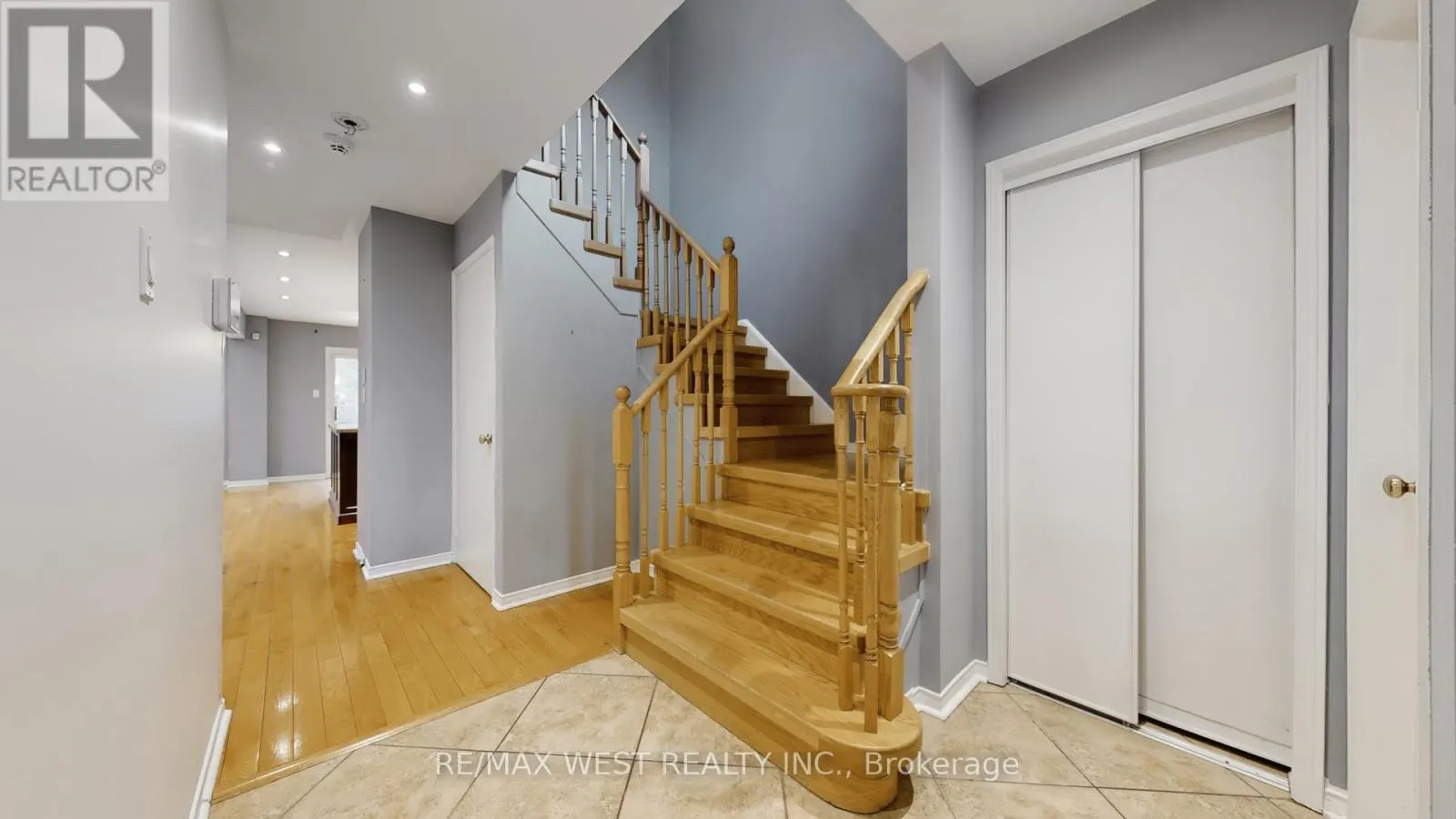 7147 HARDING CRESCENT