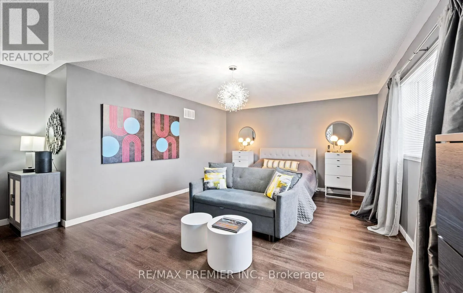 49 FALLSTAR CRESCENT