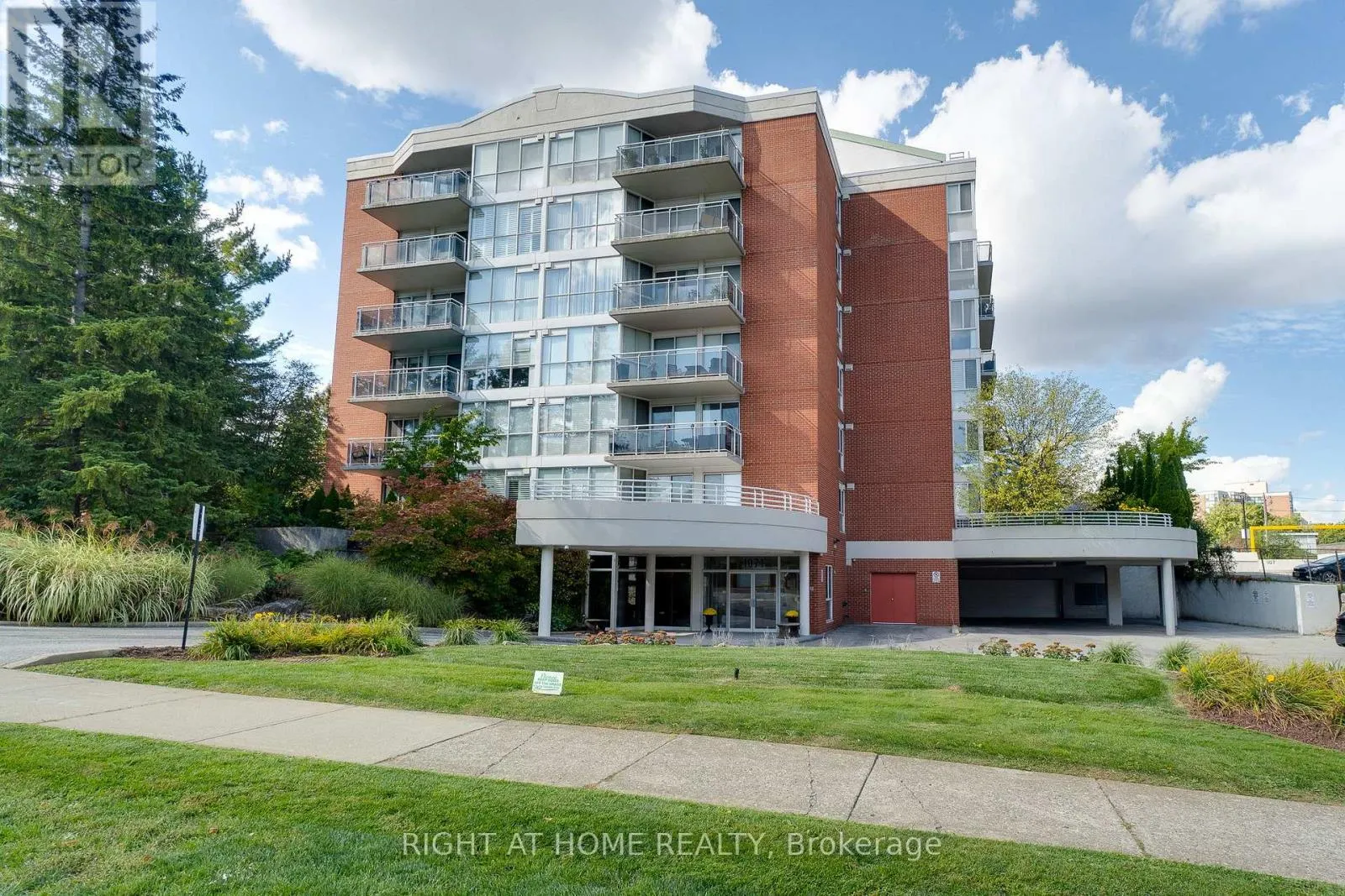 202 - 1071 QUEENS AVENUE