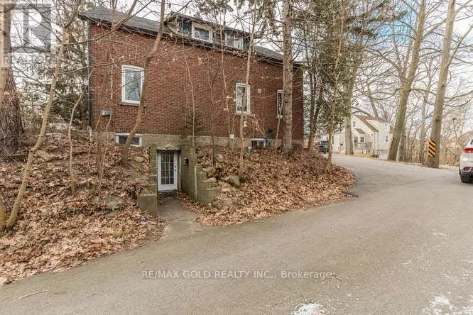 961 LAKESHORE ROAD W