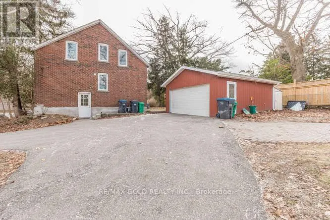961 LAKESHORE ROAD W