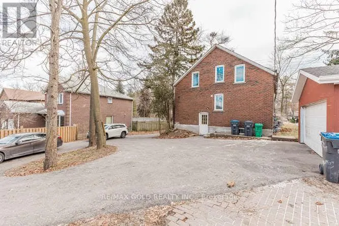 961 LAKESHORE ROAD W