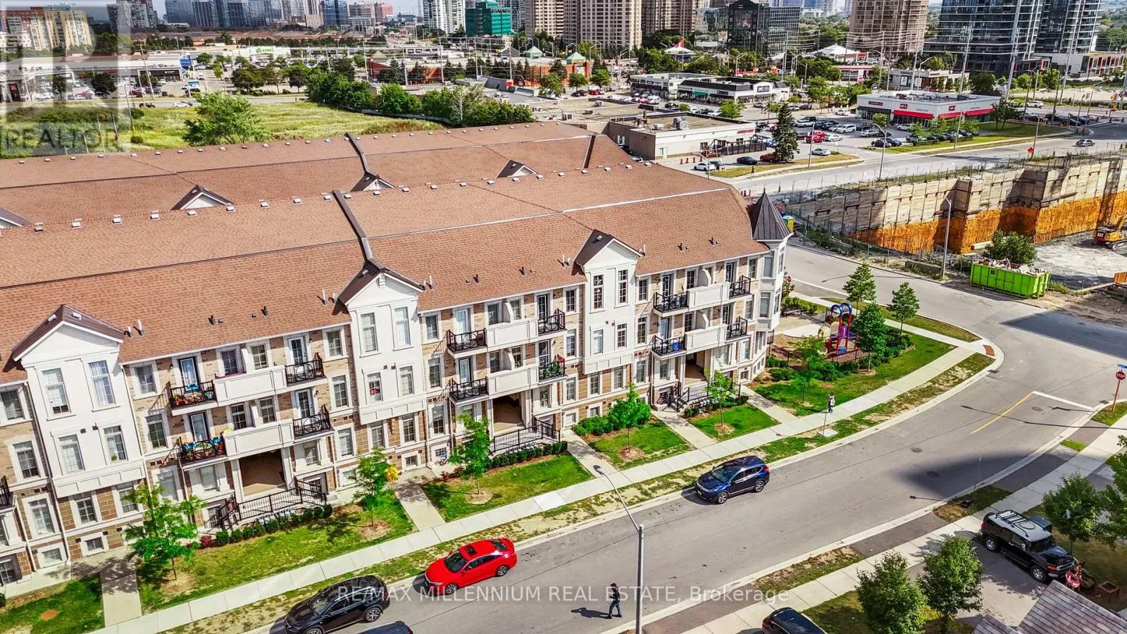 6 - 62 PRESTON MEADOW AVENUE