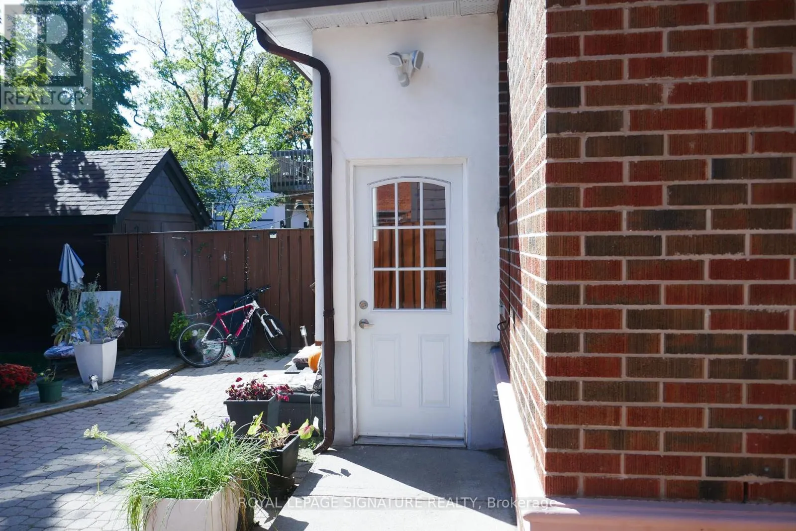 LOWER - 603 ANNETTE STREET