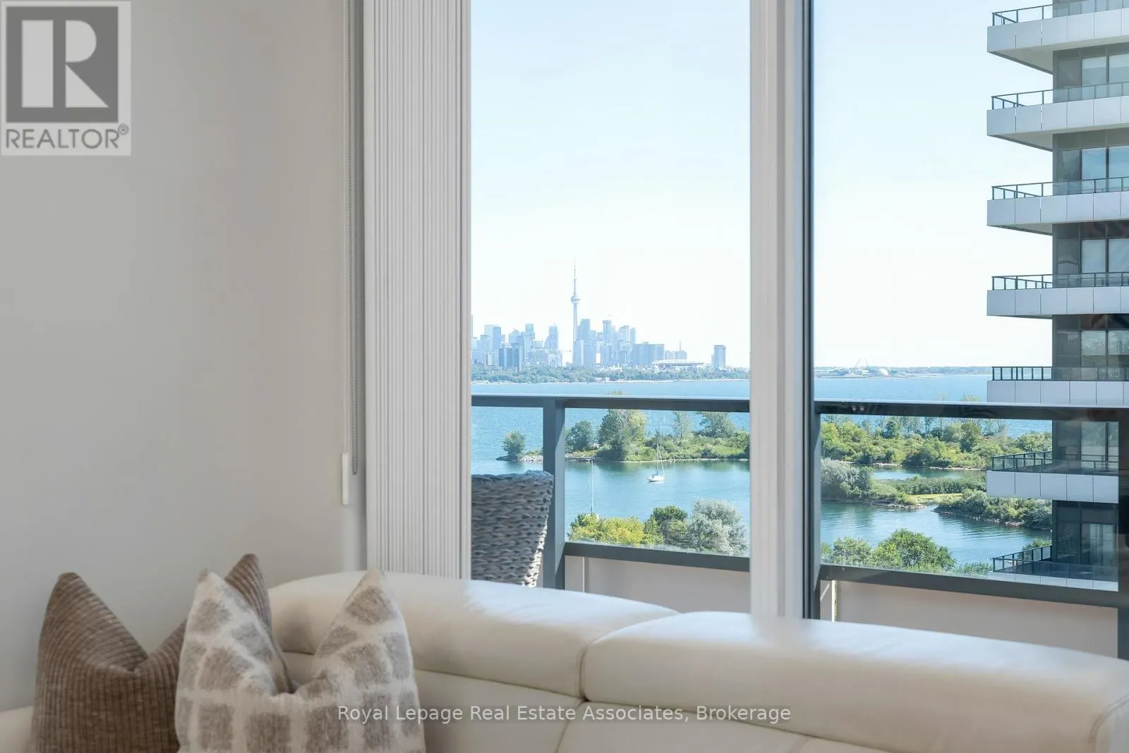 916 - 30 SHORE BREEZE DRIVE