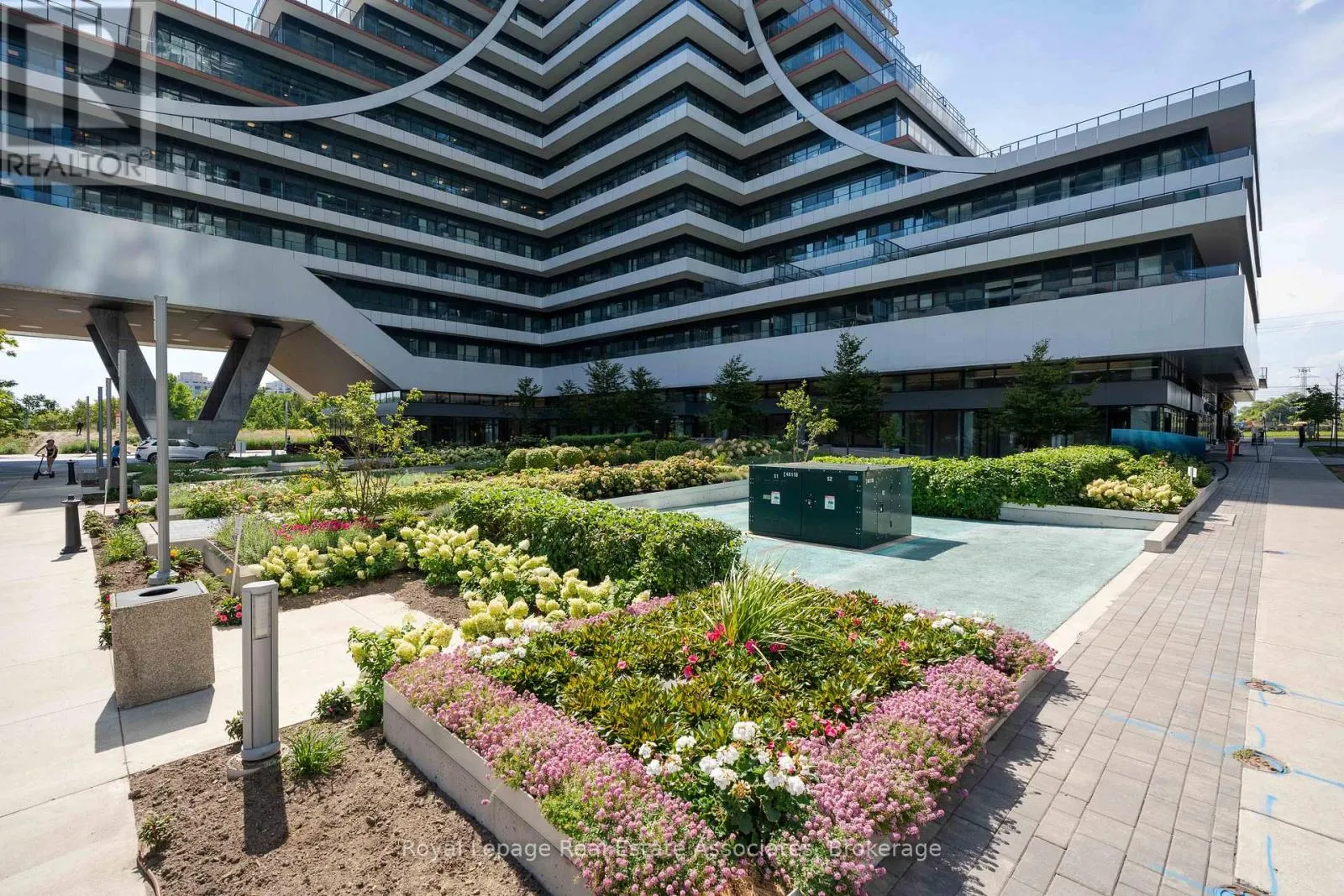 916 - 30 SHORE BREEZE DRIVE