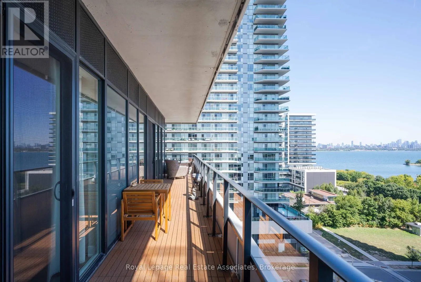 916 - 30 SHORE BREEZE DRIVE