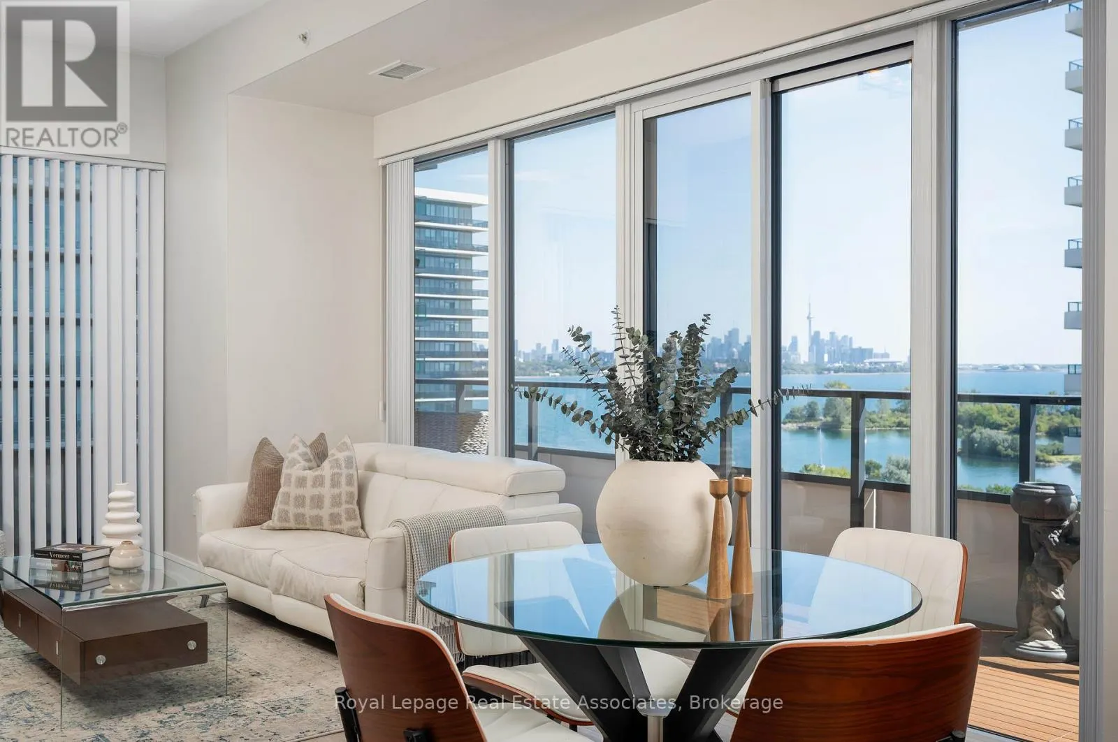 916 - 30 SHORE BREEZE DRIVE