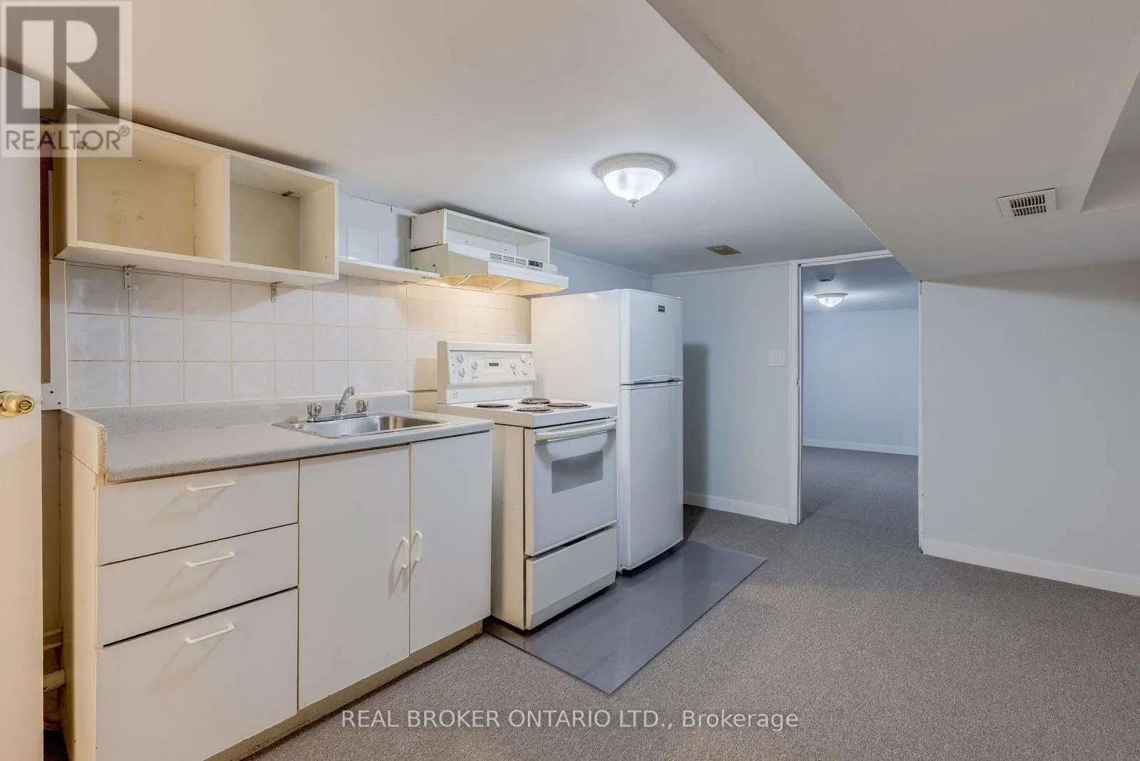 878 RUNNYMEDE ROAD
