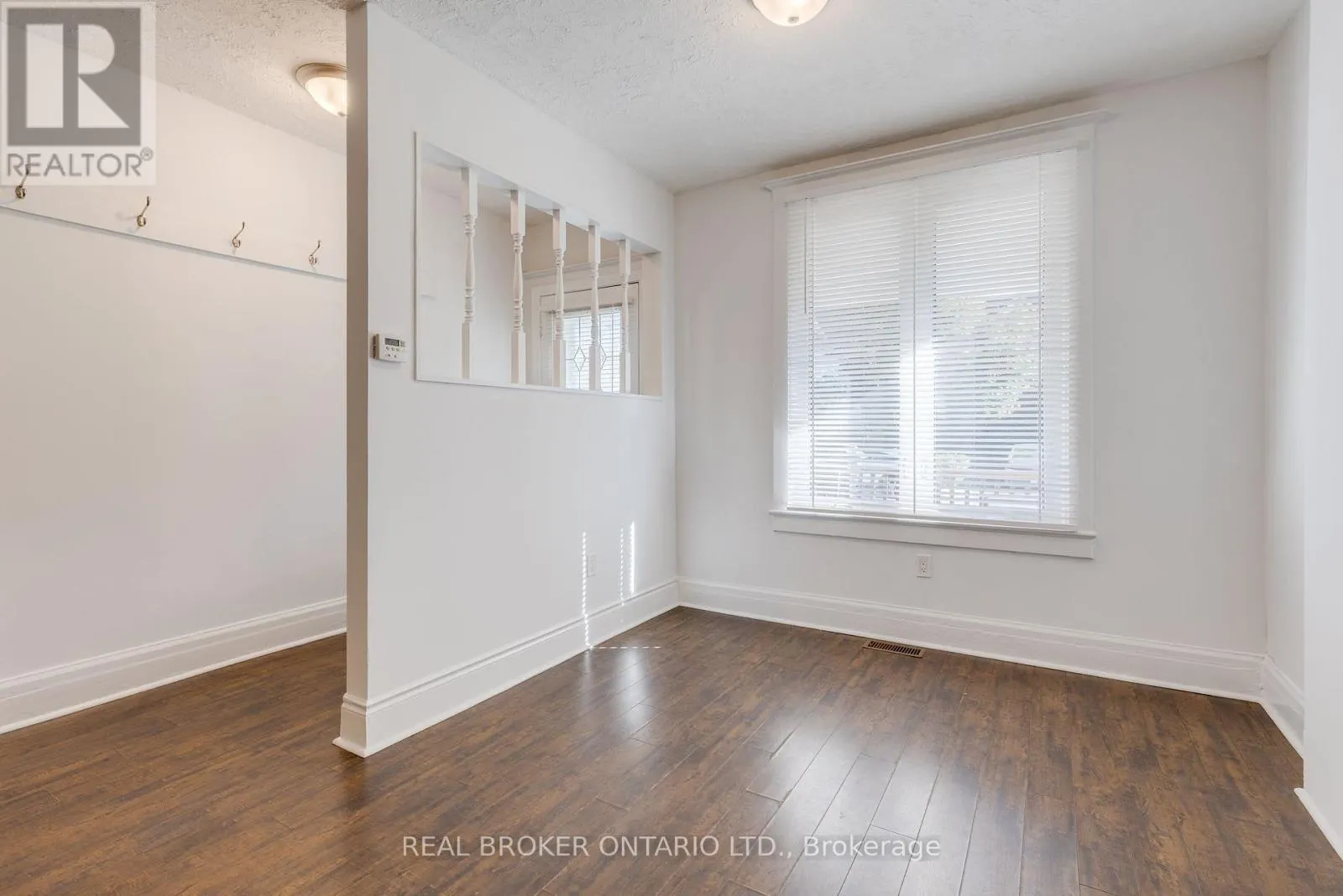878 RUNNYMEDE ROAD