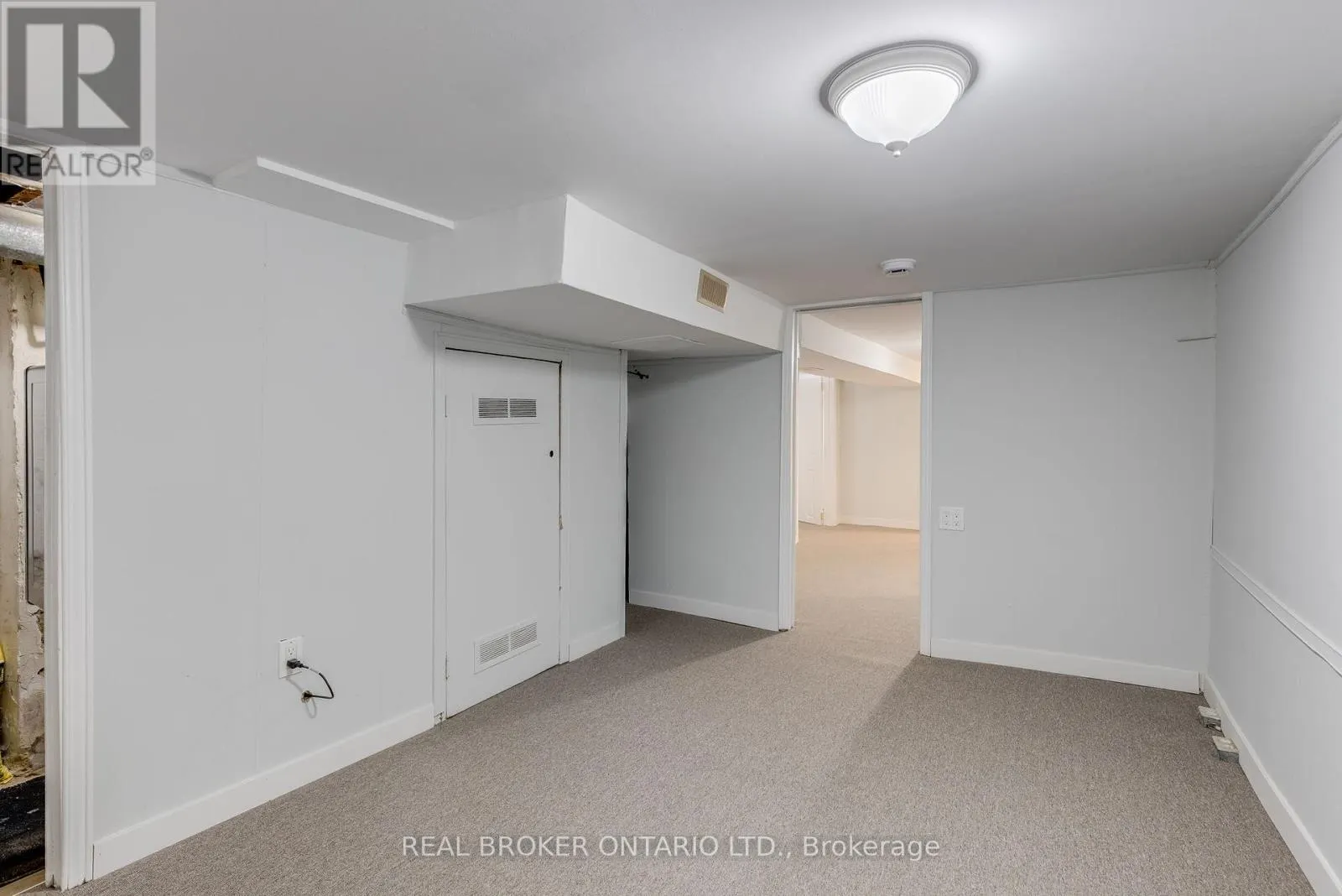 878 RUNNYMEDE ROAD