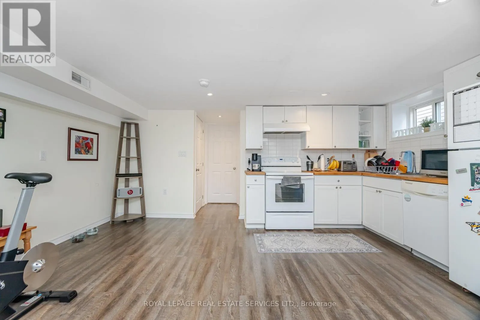 LOWER - 96 SIMPSON AVENUE