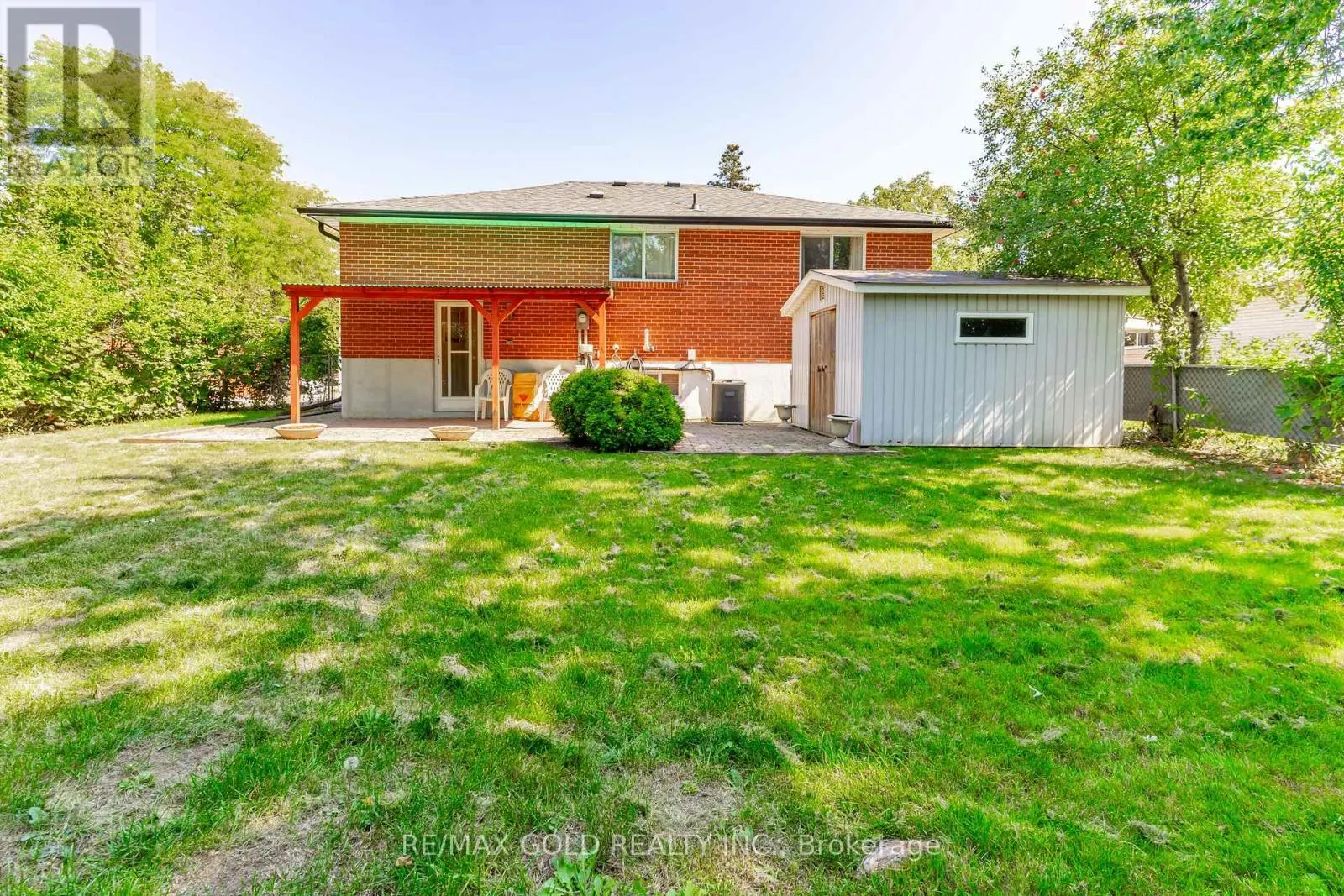 20 DUNSTER CRESCENT