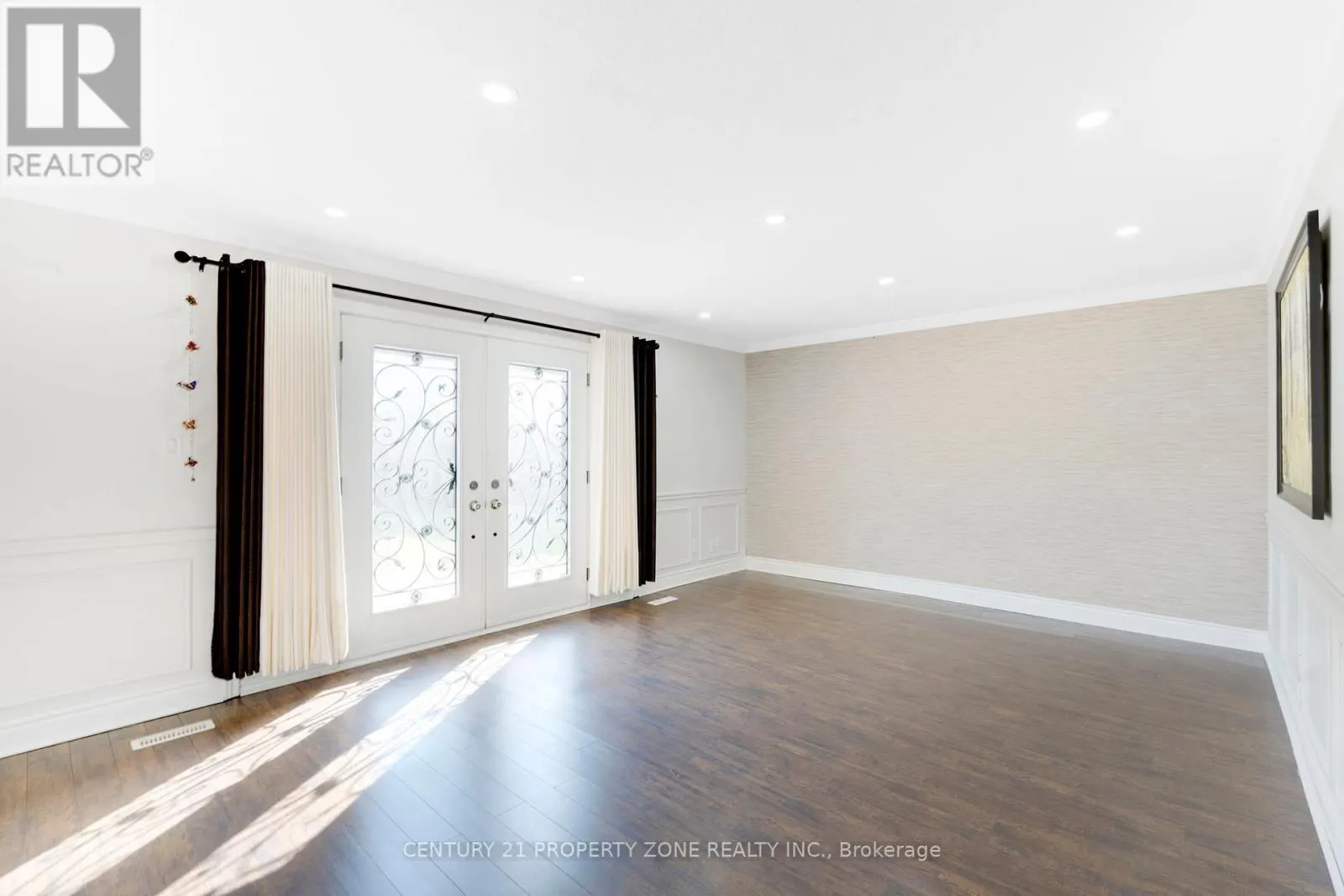 14 HUTTONVILLE DRIVE