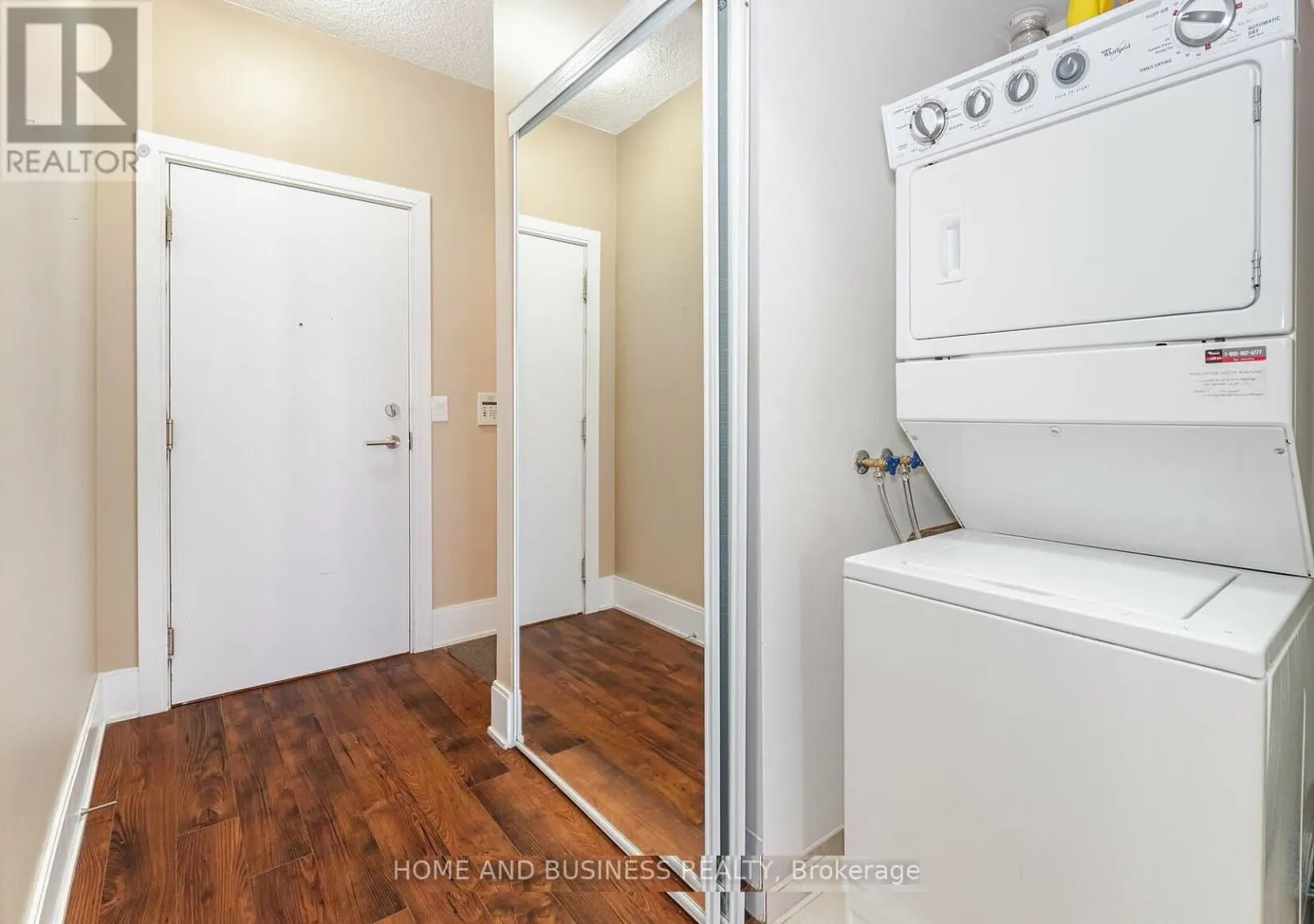 3008 - 330 BURNHAMTHORPE ROAD W