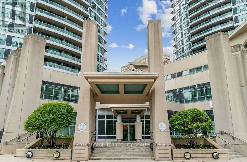 1104 - 1 ELM DRIVE W
