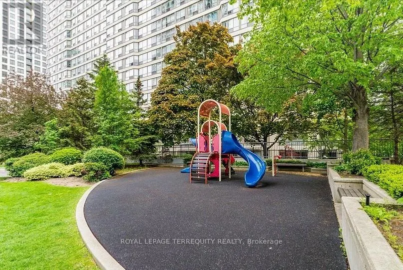 1104 - 1 ELM DRIVE W