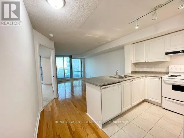 1104 - 1 ELM DRIVE W