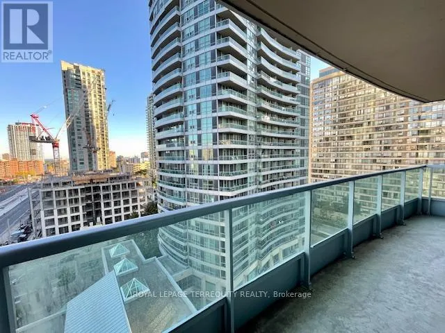 1104 - 1 ELM DRIVE W