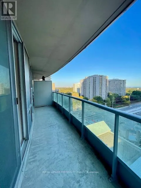 1104 - 1 ELM DRIVE W