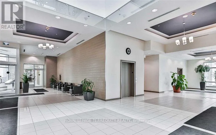 1104 - 1 ELM DRIVE W