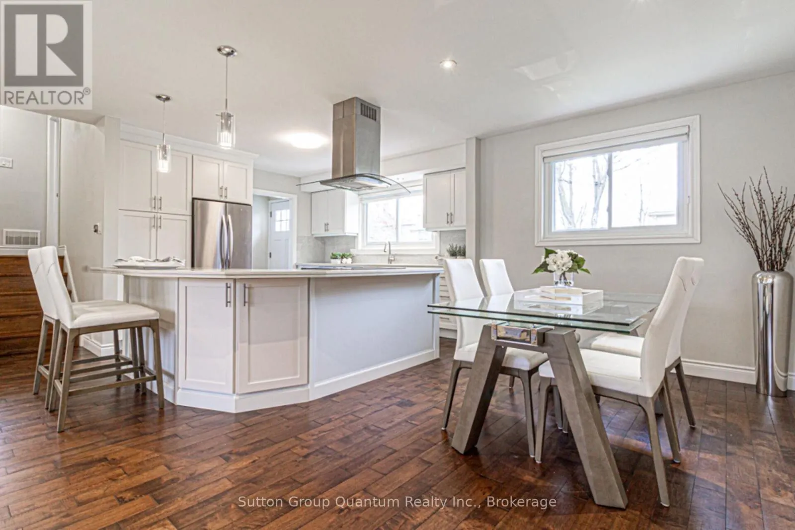 2231 URWIN CRESCENT