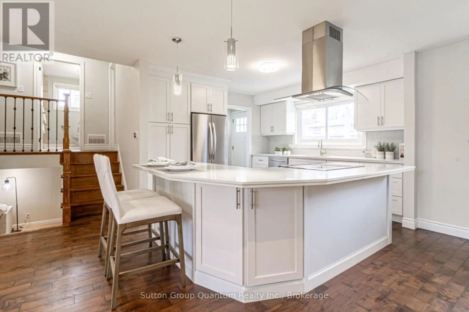 2231 URWIN CRESCENT