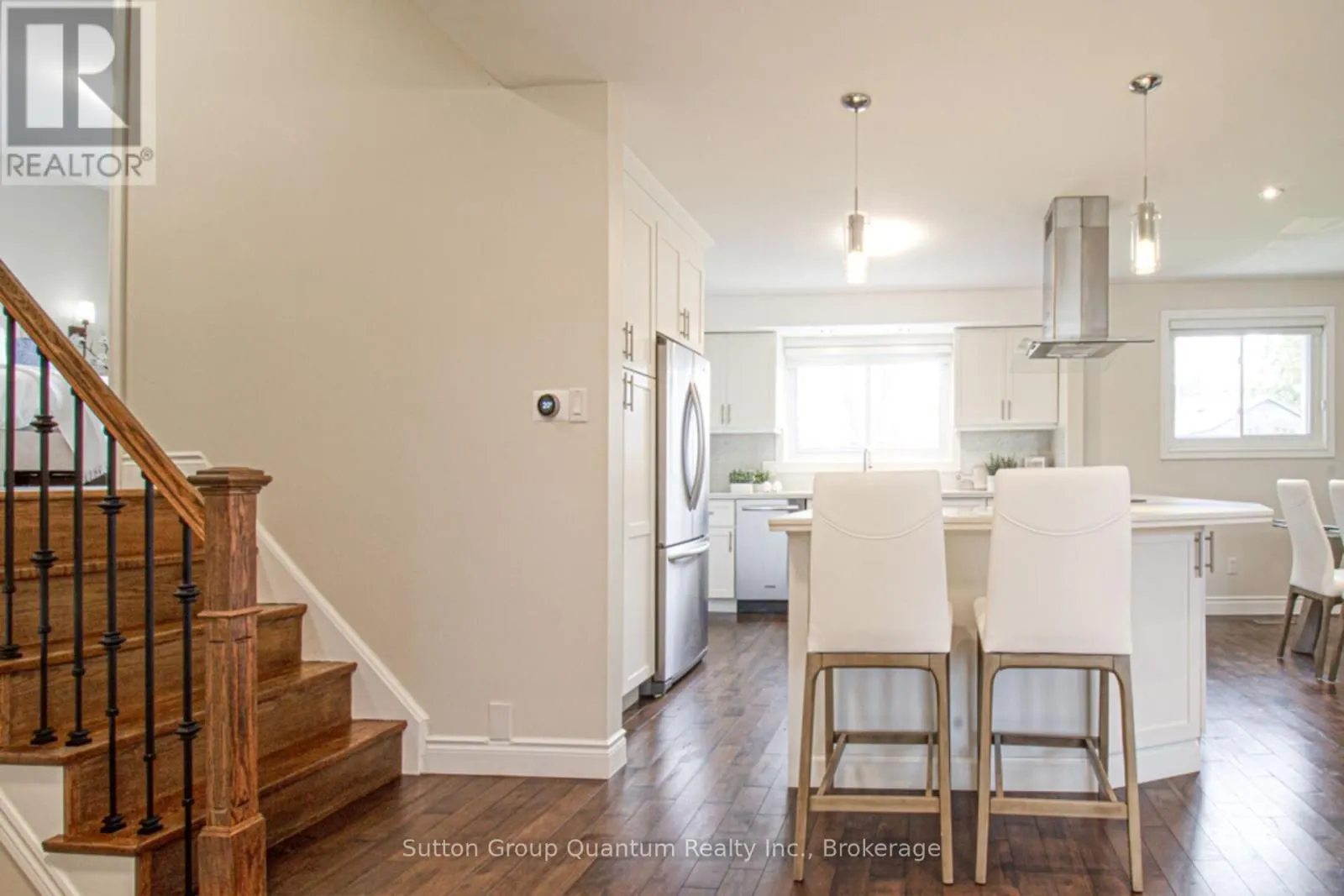 2231 URWIN CRESCENT