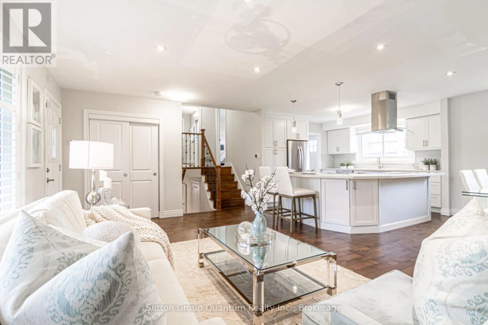 2231 URWIN CRESCENT
