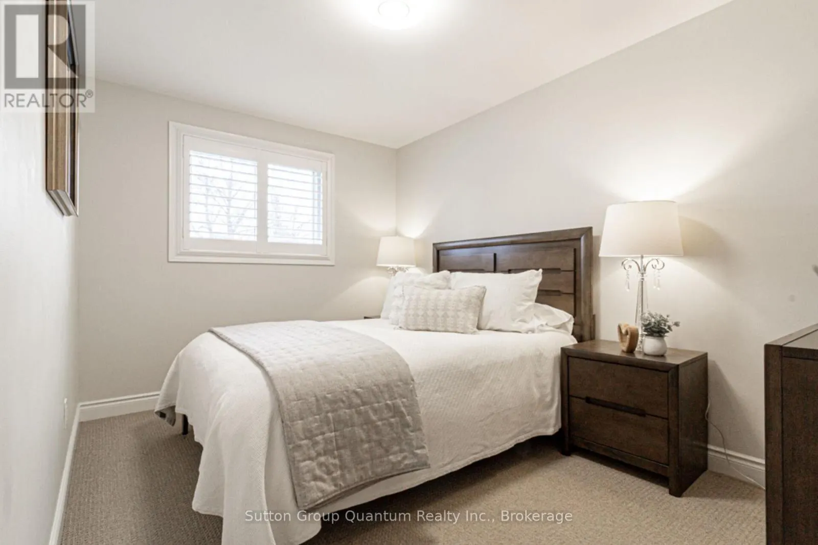 2231 URWIN CRESCENT