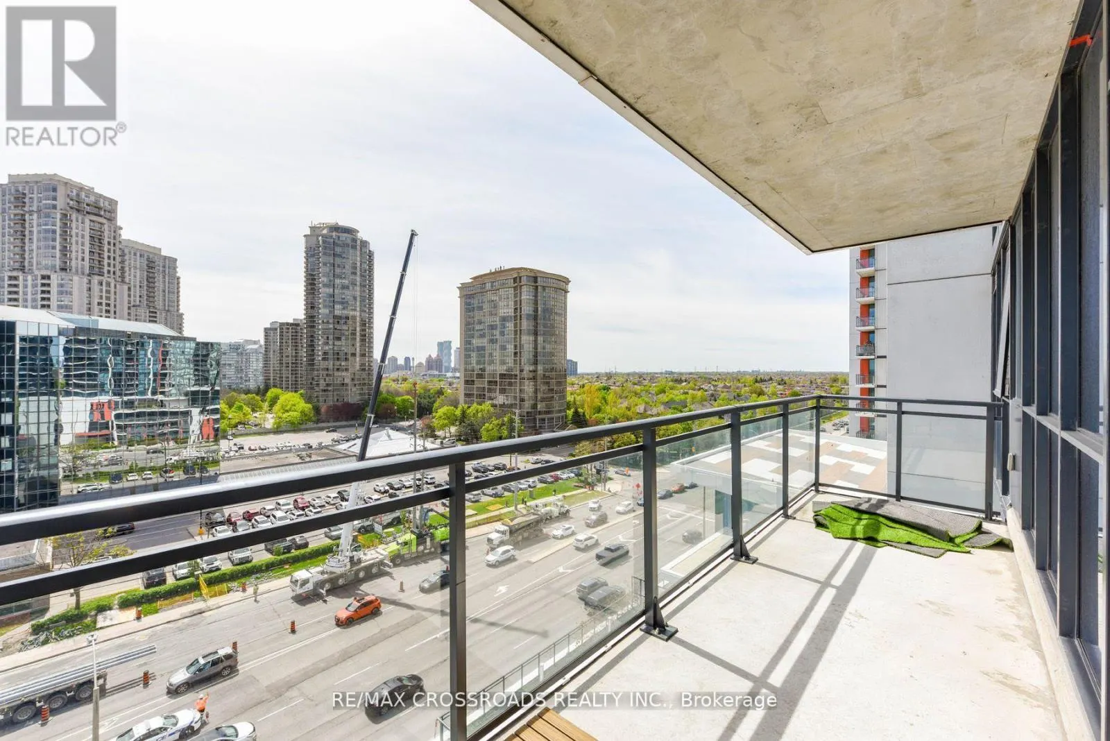 807 - 55 EGLINTON AVENUE W