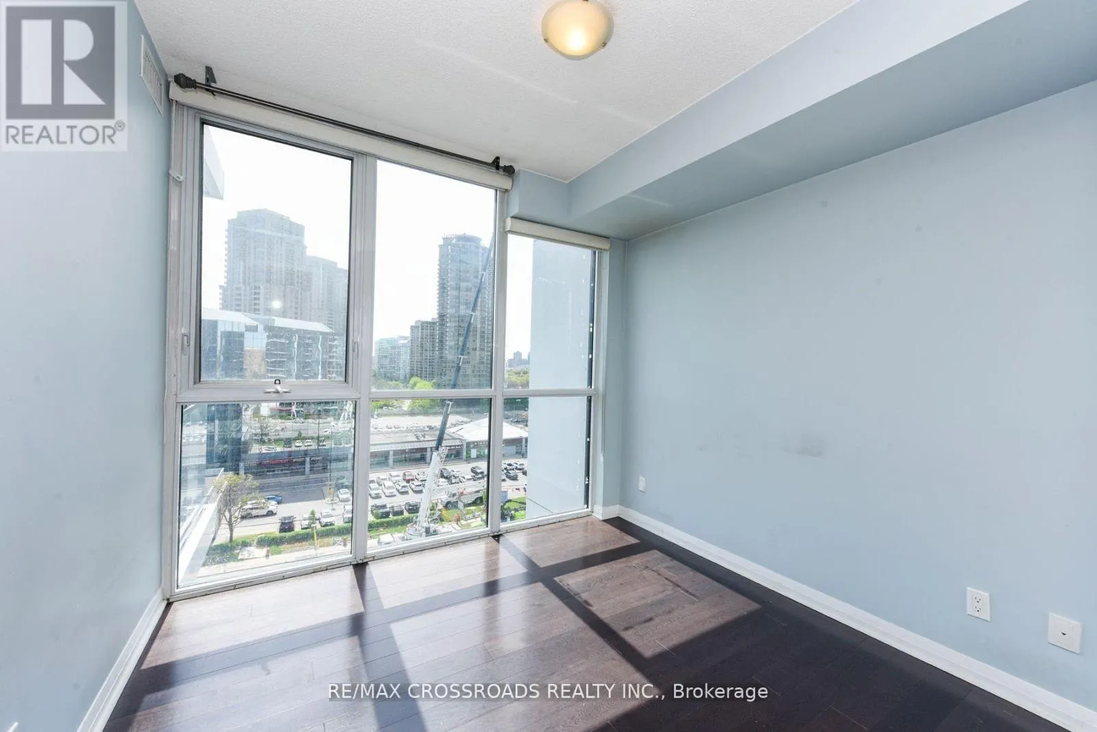 807 - 55 EGLINTON AVENUE W
