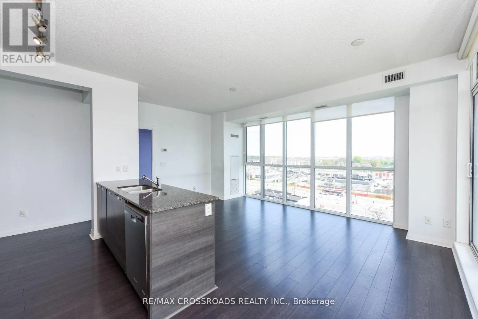 807 - 55 EGLINTON AVENUE W