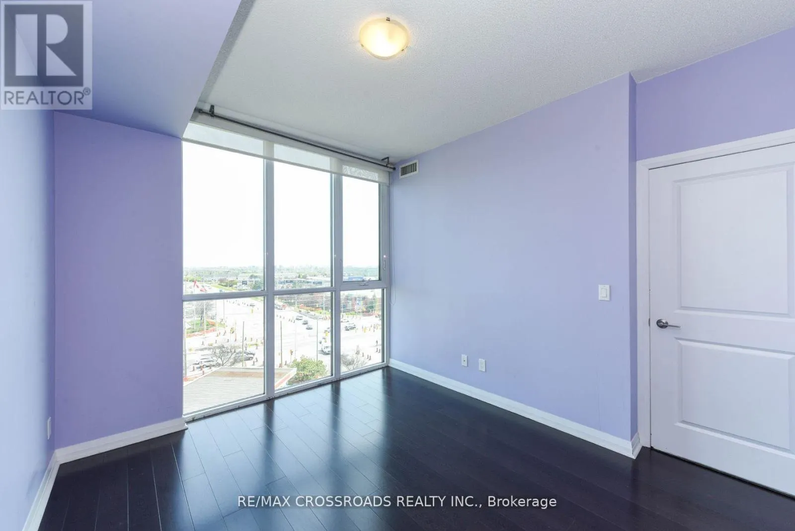 807 - 55 EGLINTON AVENUE W