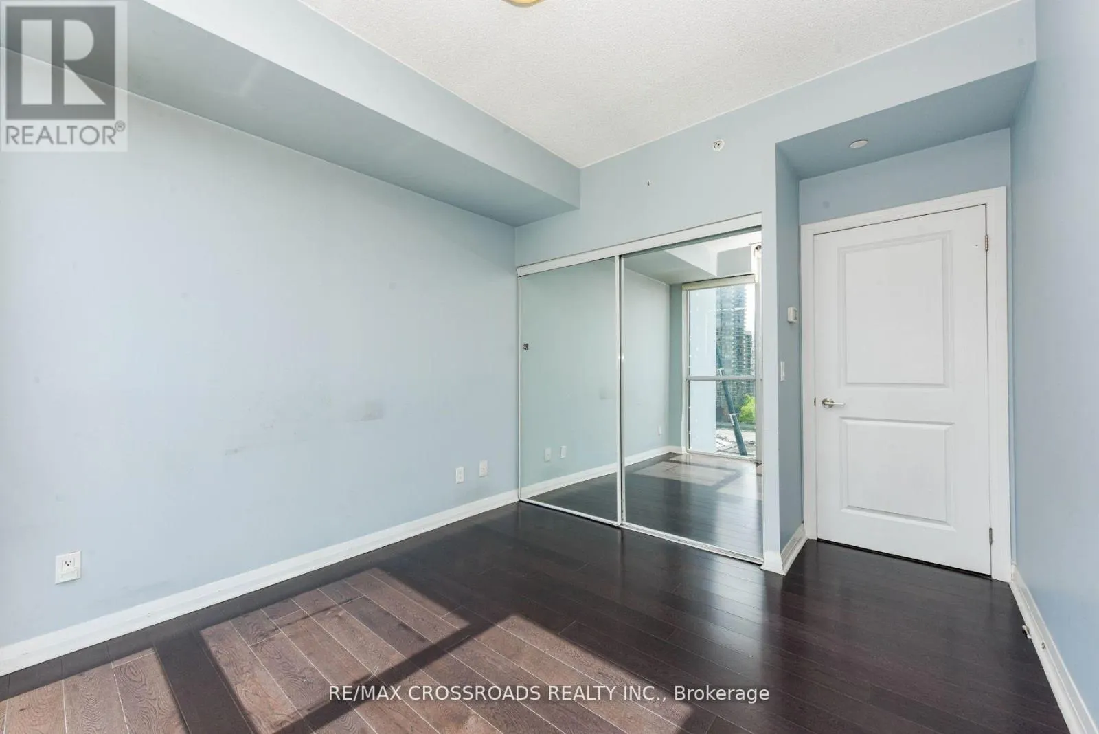 807 - 55 EGLINTON AVENUE W